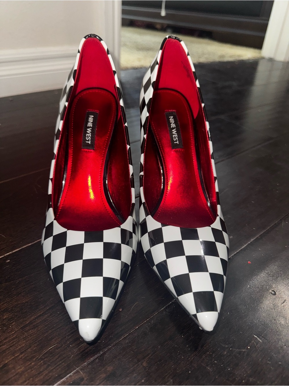 Nine West 🏁 Black & White Checkerboard Pointed Pumps 8 M Red race car nascar - Picture 6 of 6